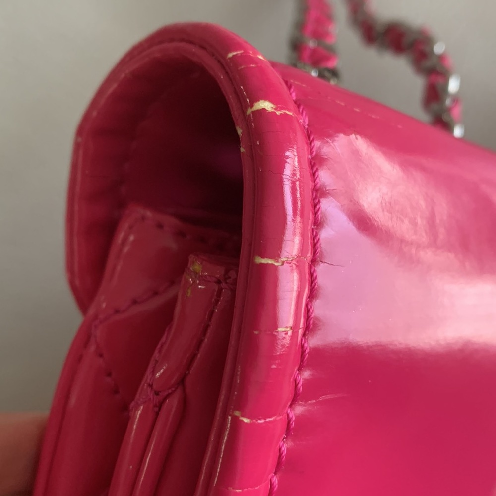 ✨HOST PICK✨CHANEL AUTH HOT PINK Patent Leather Bag - Picture 4 of 16